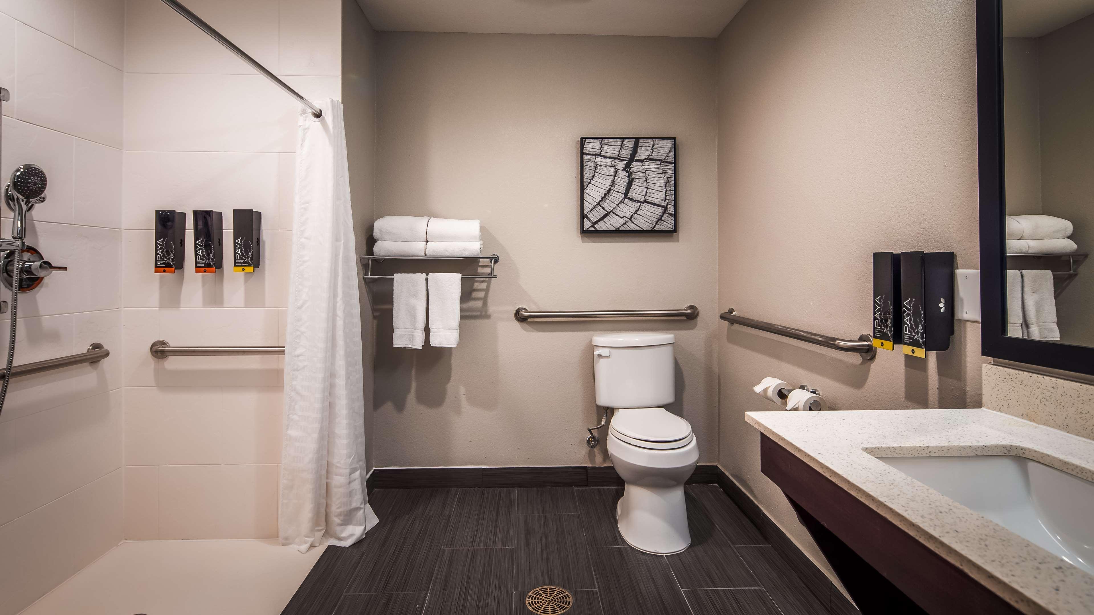 Best Western Plus Bay City Inn & Suites Ngoại thất bức ảnh