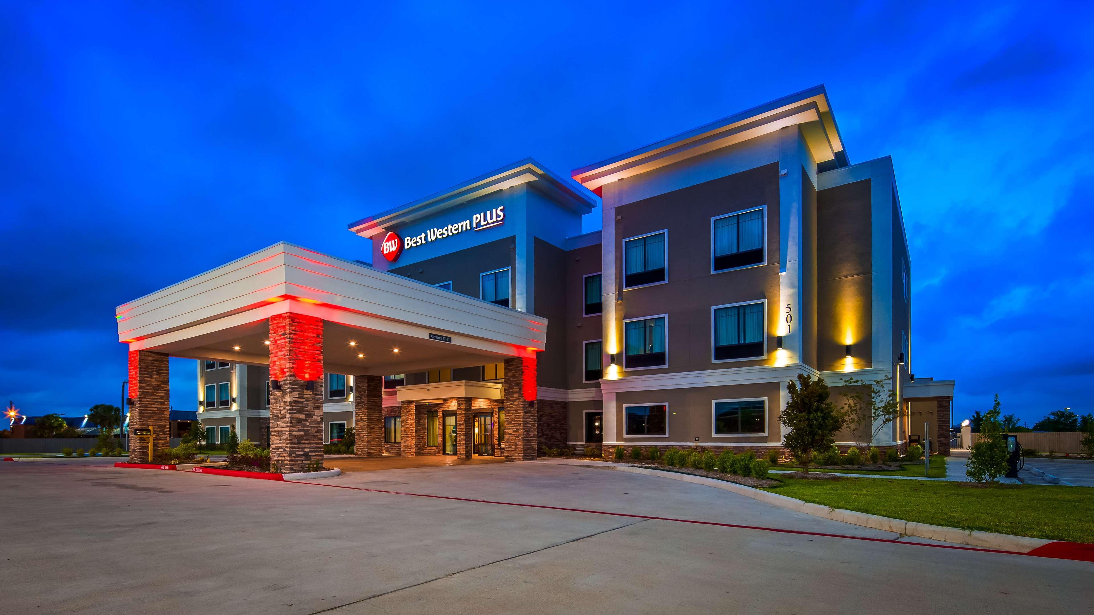 Best Western Plus Bay City Inn & Suites Ngoại thất bức ảnh