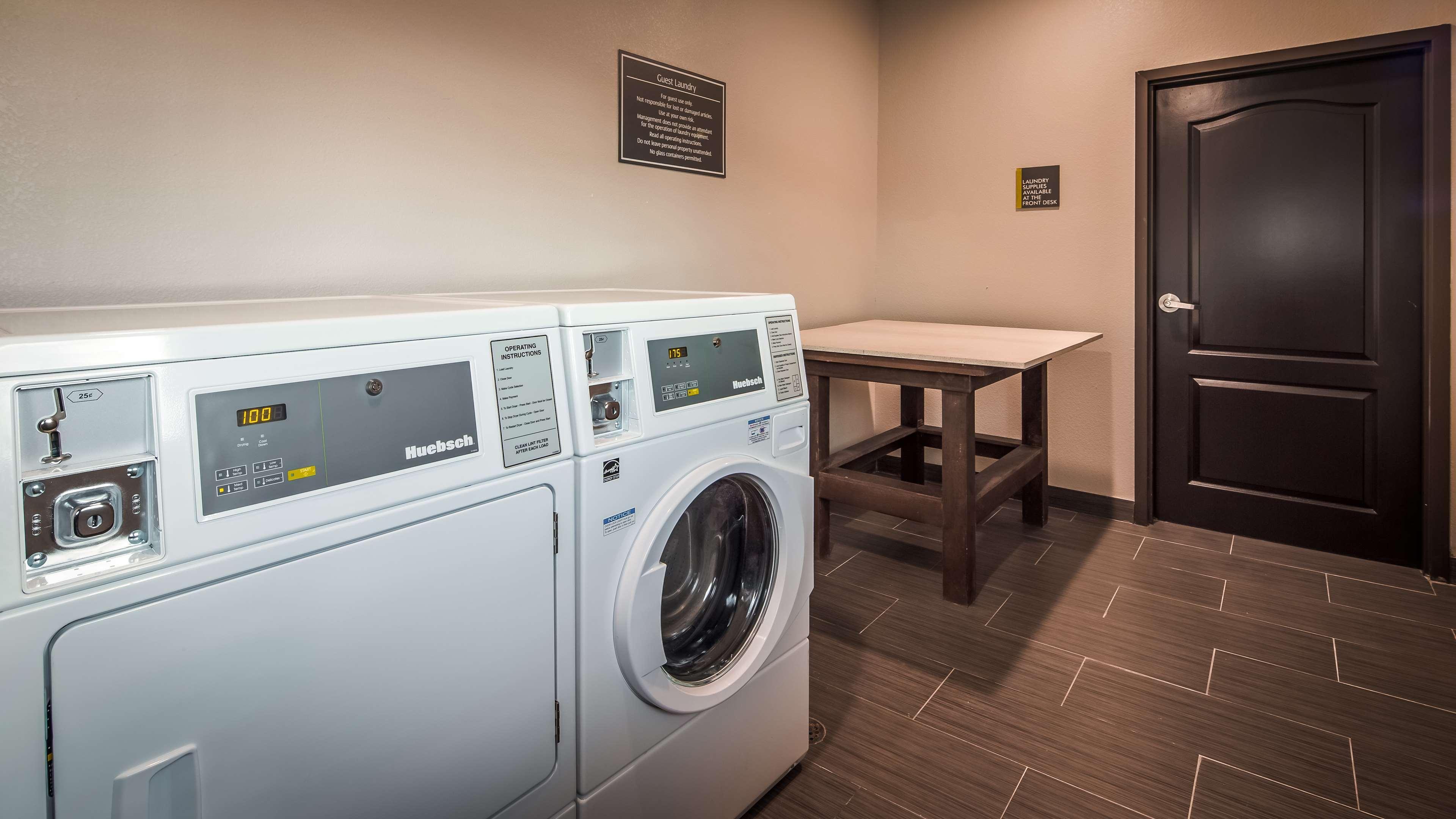 Best Western Plus Bay City Inn & Suites Ngoại thất bức ảnh