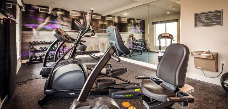 Best Western Plus Bay City Inn & Suites Ngoại thất bức ảnh