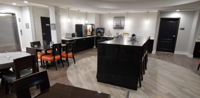 Best Western Plus Bay City Inn & Suites Ngoại thất bức ảnh