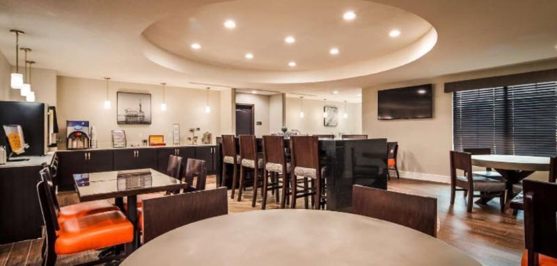 Best Western Plus Bay City Inn & Suites Ngoại thất bức ảnh